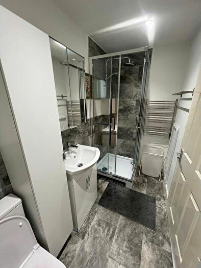1 Bedroom Apartment To Rent In Springfield Mount, London, NW9