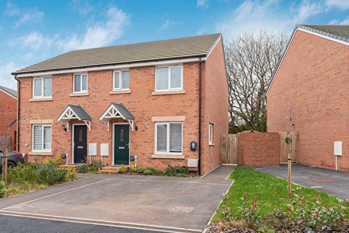 3 Bedroom Semi-Detached House For Sale In Hop Yard, Cranbrook, EX5