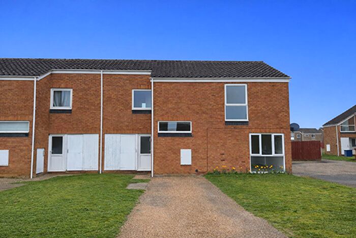 3 Bedroom End Of Terrace House To Rent In Walnut Close, Raf Lakenheath, IP27