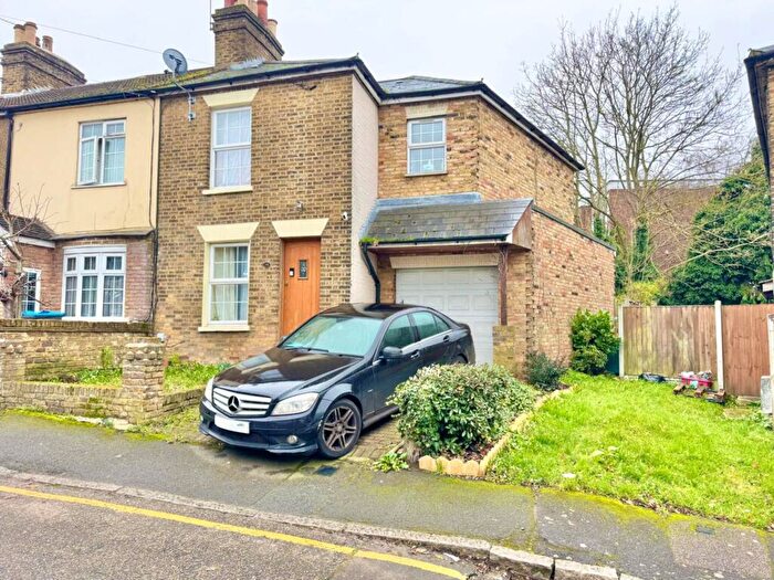 3 Bedroom End Of Terrace House For Sale In Tower Hill, Brentwood, CM14