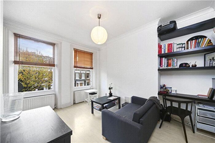 1 Bedroom Flat To Rent In Minford Gardens, Brook Green, London, W14