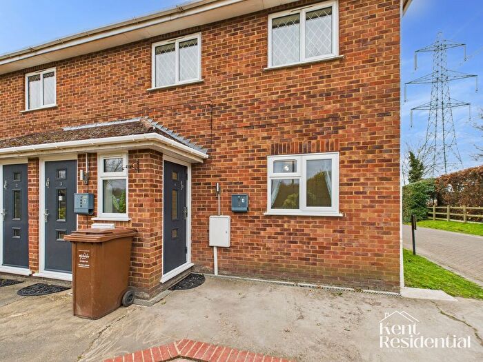 1 Bedroom Flat To Rent In Town Road, Cliffe Woods, ME3