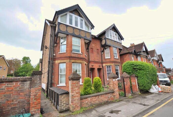 1 Bedroom Flat To Rent In York Road, Guildford, Surrey, GU1
