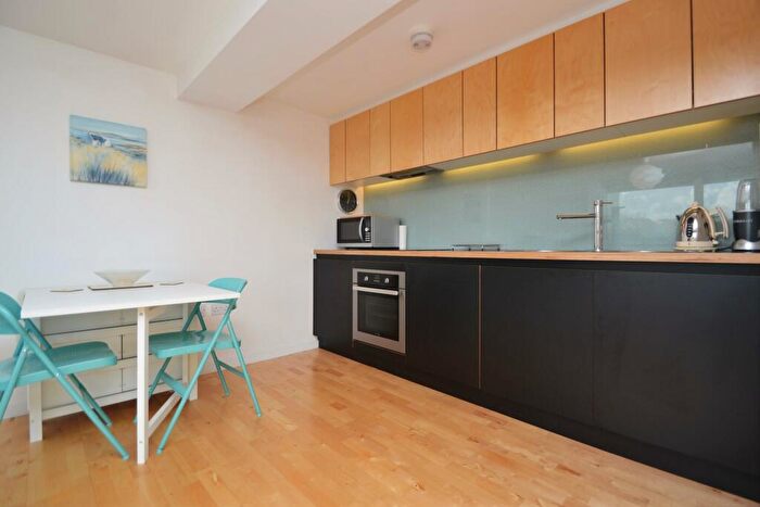 1 Bedroom Flat To Rent In The Avenue, Leeds, LS9