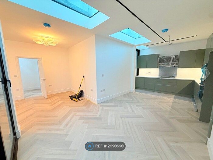 4 Bedroom Flat To Rent In Hammersmith, London, W6