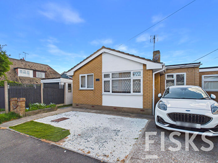 2 Bedroom Detached Bungalow For Sale In Westman Road, Canvey Island, SS8