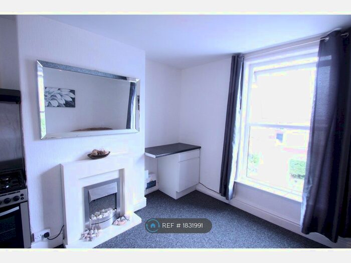 1 Bedroom Flat To Rent In Albany Road, Southport, PR9