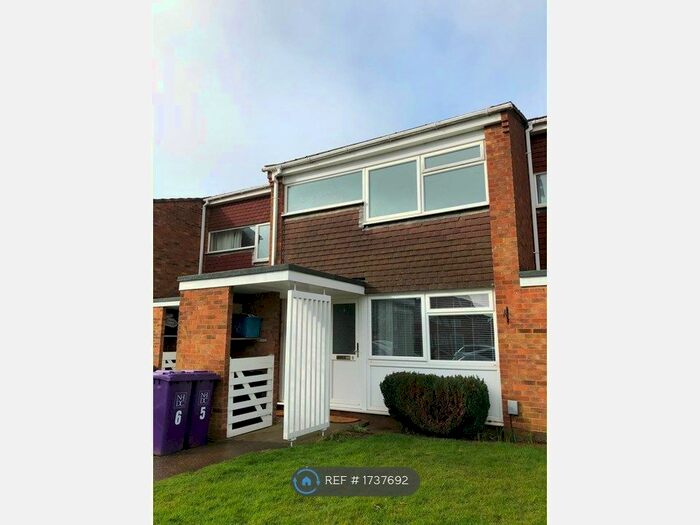 1 Bedroom Flat To Rent In Howard Court, Letchworth Garden City, SG6