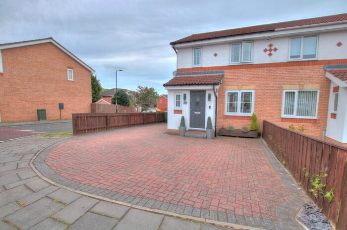 3 Bedroom Semi-Detached House To Rent In Redewood Close, Slatyford, Newcastle Upon Tyne, NE5
