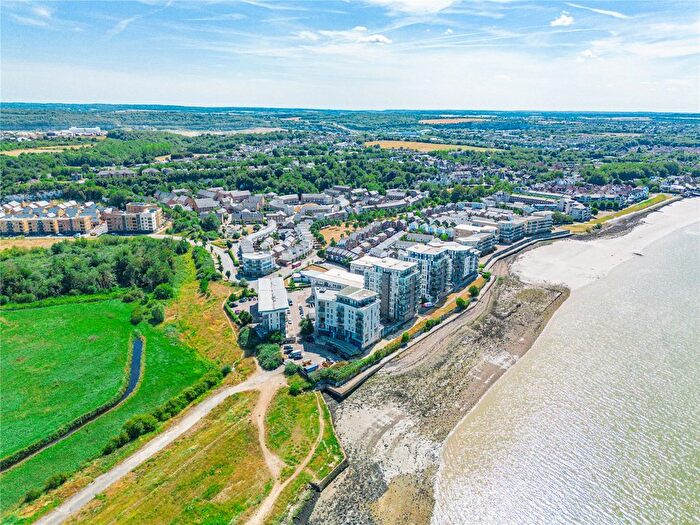 2 Bedroom Flat For Sale In Oarsman House, Wainwright Avenue, Greenhithe, Kent, DA9