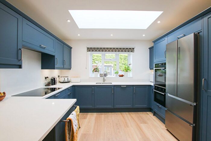 3 Bedroom Terraced House For Sale In Highfield Close, Wokingham, RG40