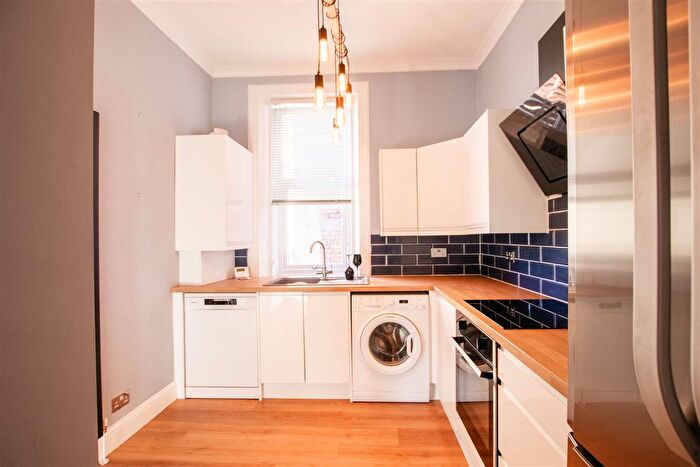 2 Bedroom Flat To Rent In Catherine Street, Motherwell, ML1