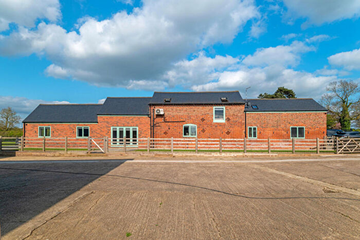 4 Bedroom Barn Conversion For Sale In Leicester Road, Lutterworth, Leicestershire, LE17
