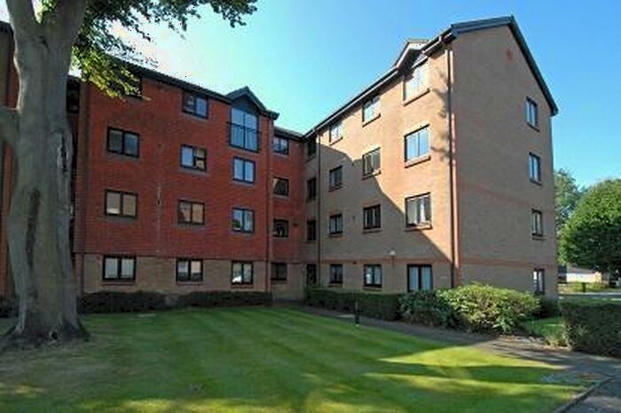 2 Bedroom Apartment To Rent In Surbiton, Surrey, KT5
