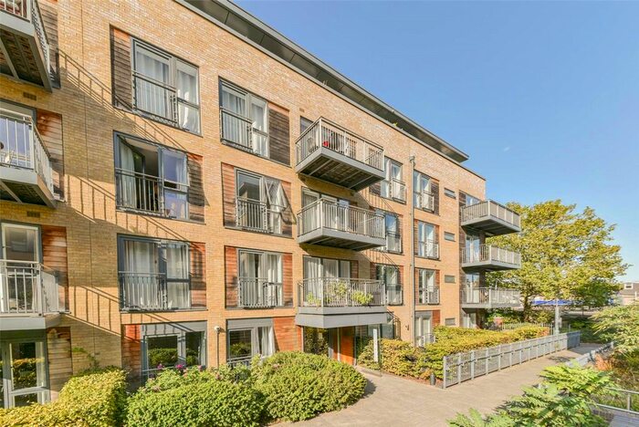 2 Bedroom Flat To Rent In Keynes House, Kingsley Walk, Cambridge, Cambridgeshire, CB5