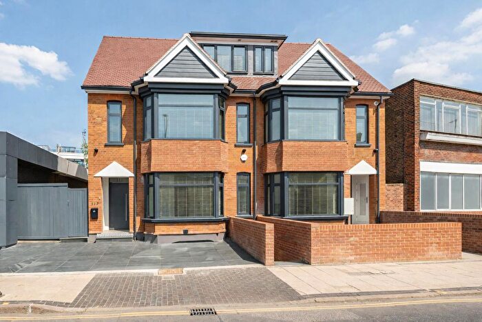 1 Bedroom Property To Rent In London Road, St. Albans, AL1