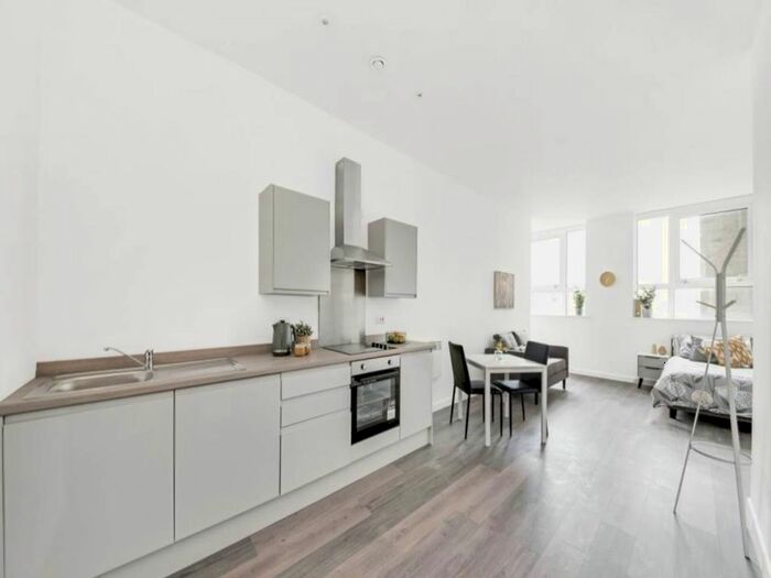 1 Bedroom Flat To Rent In Bingley Road, Bradford, BD9