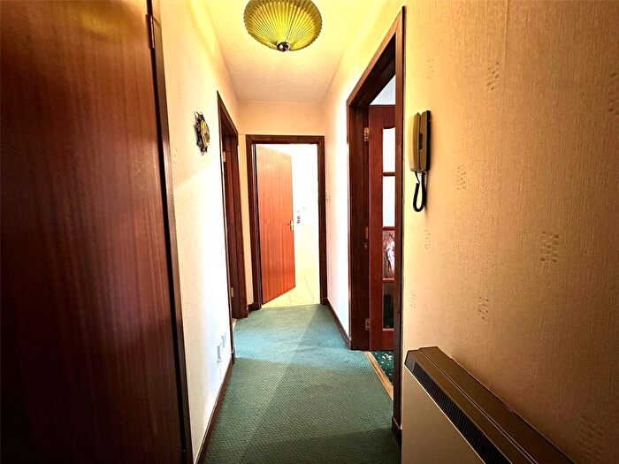 1 Bedroom Flat For Sale In Dumbarton Road, Old Kilpatrick, G60