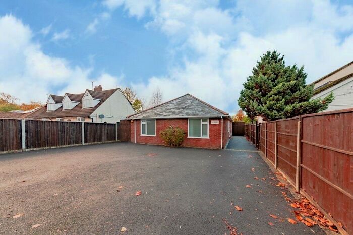 4 Bedroom Bungalow To Rent In The Harrow Way, RG22