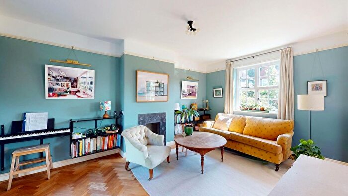 4 Bedroom Semi-Detached House To Rent In Brookland Rise, Hampstead Garden Suburb, NW11