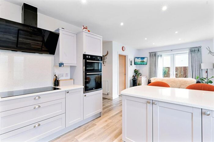 4 Bedroom Detached House For Sale In Patt Drive, Bideford, EX39