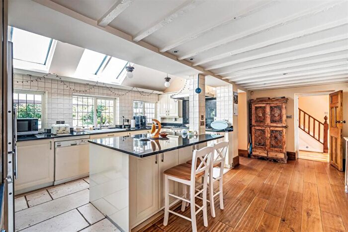6 Bedroom Detached House For Sale In The Old Street, Fetcham, KT22
