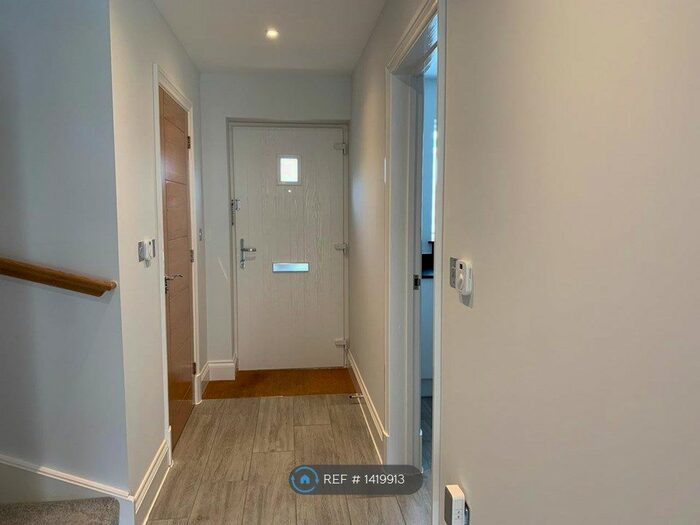 2 Bedroom Semi-Detached House To Rent In Cedar Tree Close, Trowbridge, BA14