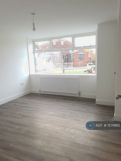 3 Bedroom Terraced House To Rent In Stanningley Road, Leeds, LS13