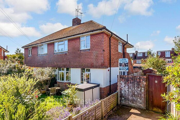 2 Bedroom Maisonette For Sale In Spencers Road, Horsham, West Sussex, RH12