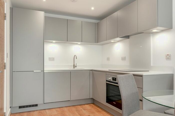 1 Bedroom Flat To Rent In Well Farm Road, Whyteleafe, CR3