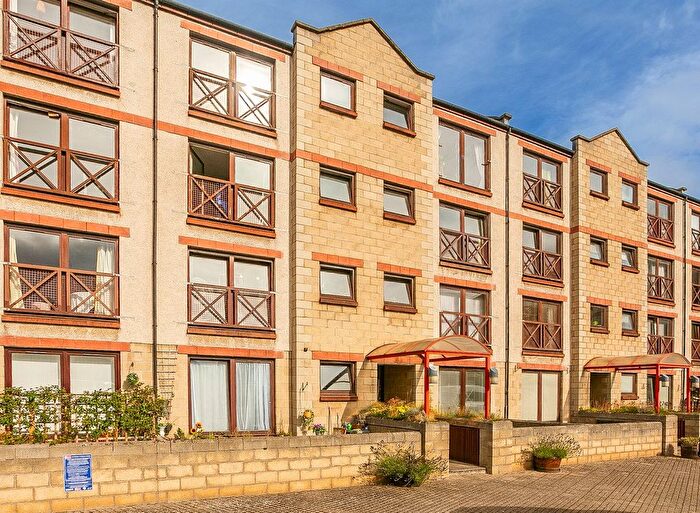 2 Bedroom Flat For Sale In Timber Bush, The Shore, Edinburgh, EH6
