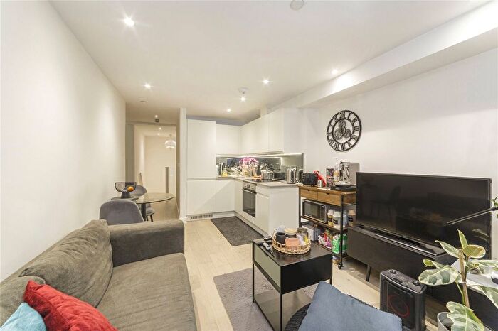 2 Bedroom Flat To Rent In Apex Court, Grange Walk, SE1