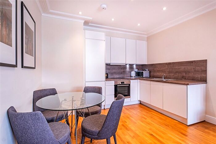 1 Bedroom Flat To Rent In Hamlet Gardens, London, W6