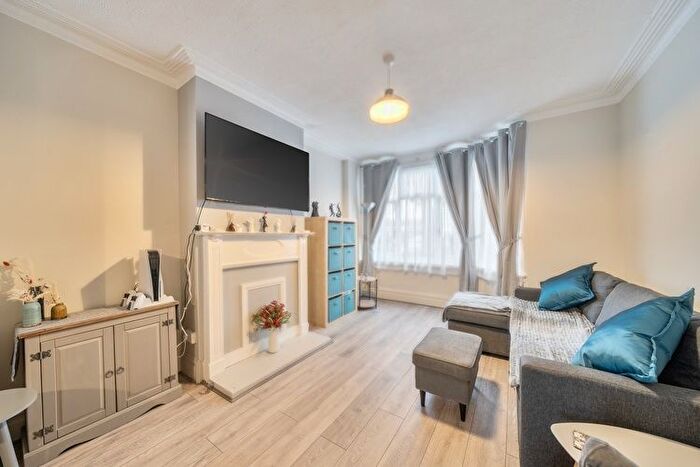 3 Bedroom Terraced House For Sale In Pentire Road, Walthamstow, London, E17