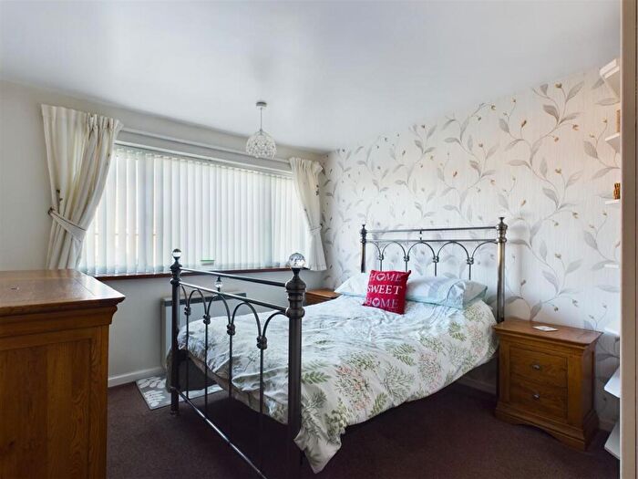 2 Bedroom Detached Bungalow For Sale In Camelot Gardens, Sutton-On-Sea, LN12