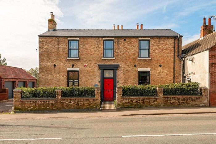 3 Bedroom Semi-Detached House For Sale In High Street, Marton, DN21