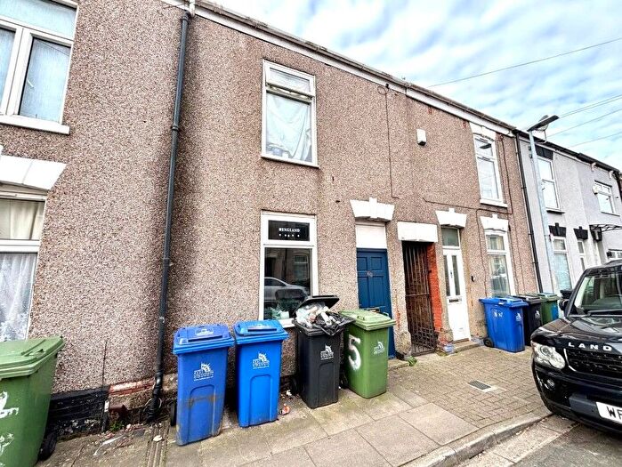 3 Bedroom Terraced House For Sale In Tunnard Street, Grimsby, DN32