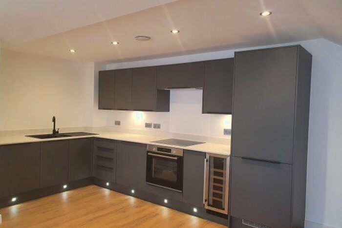 2 Bedroom Flat To Rent In Queensbridge Drive, Ramsgate, CT11