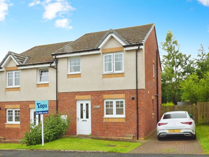 3 Bedroom Semi-Detached House For Sale In Limepark Crescent, Kelty, KY4