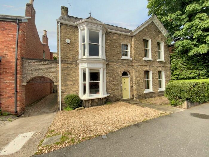 4 Bedroom Detached House For Sale In Drury Lane, Lincoln, LN1
