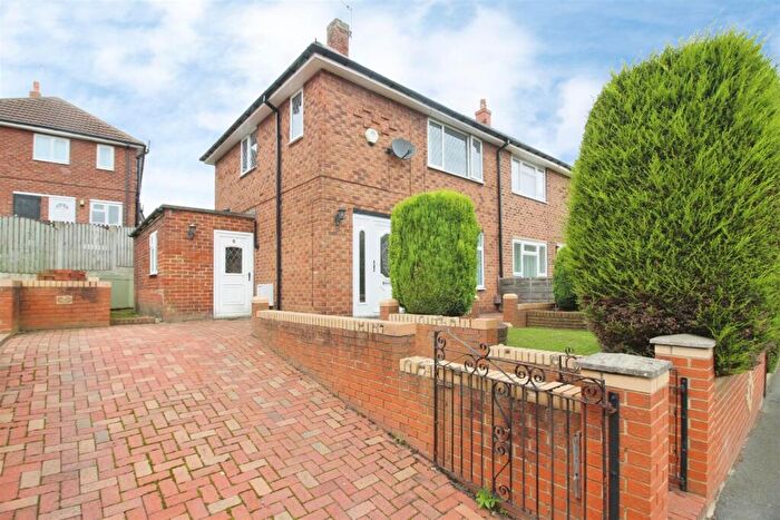 2 Bedroom Semi-Detached House For Sale In Valley Ridge, Kippax, Leeds, LS25