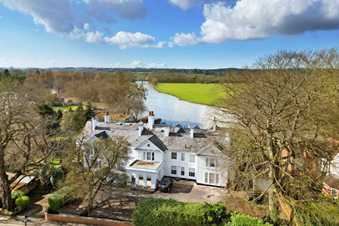 4 Bedroom Duplex For Sale In Near Henley - Picturesque Wargrave Waterside, RG10