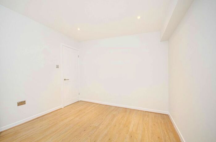 1 Bedroom Flat For Sale In Horton Road, London Fields, London, E8