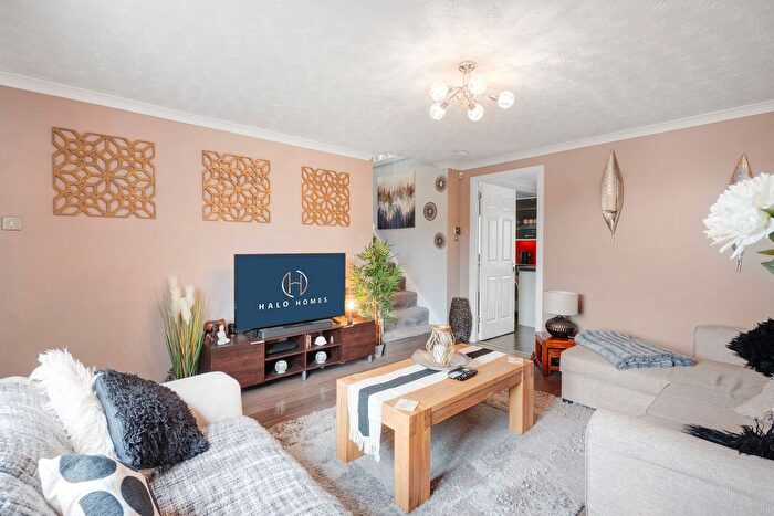 4 Bedroom Detached House For Sale In Pearson Avenue, Dennyloanhead, FK4