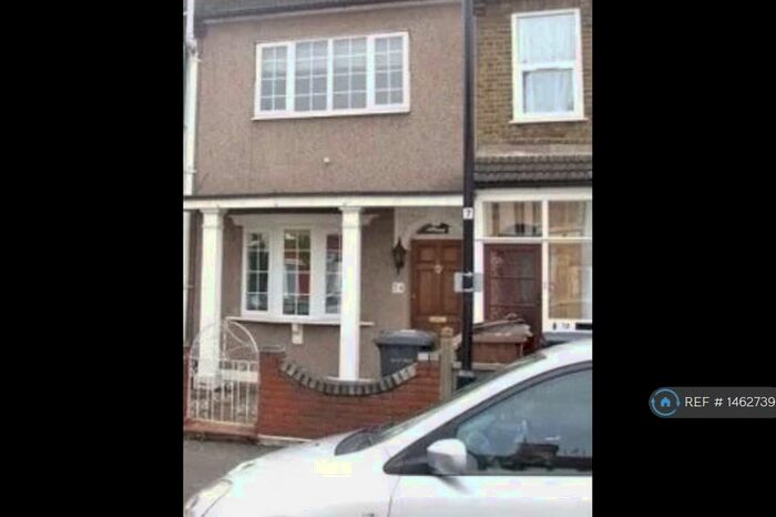 3 Bedroom Terraced House To Rent In Manor Road, London, E17