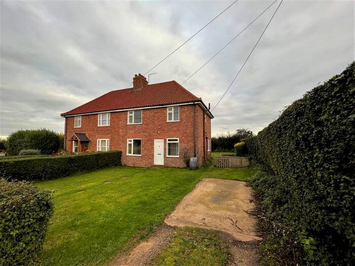 3 Bedroom Semi-Detached House To Rent In Low Farm Road, Tunstall, Norwich NR13
