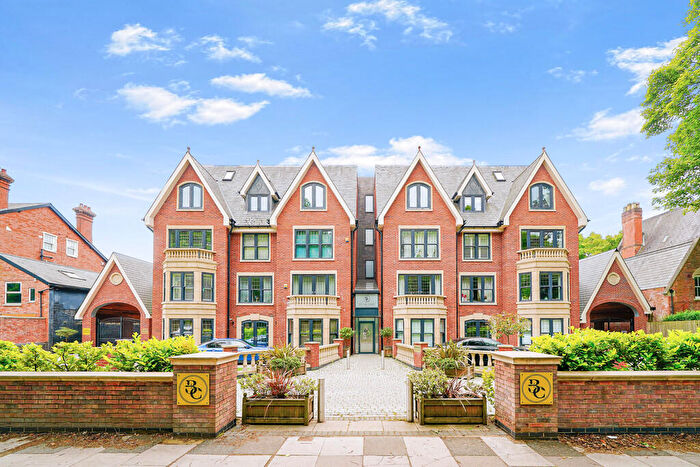 3 Bedroom Apartment For Sale In Bristol Court, Edgbaston, B5