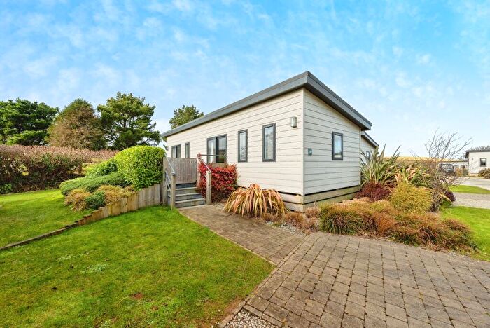 2 Bedroom Bungalow For Sale In Hoburne Holiday Park, St. Mabyn, Bodmin, Cornwall, PL30
