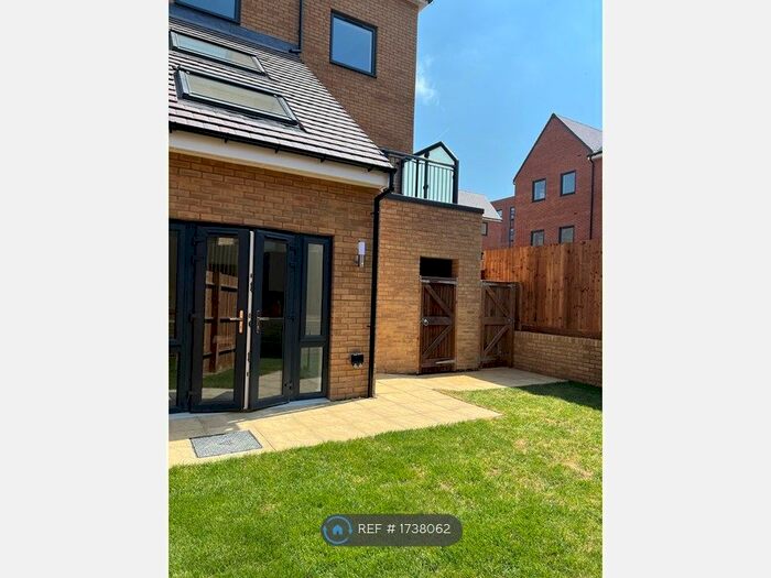 3 Bedroom End Of Terrace House To Rent In Calico Avenue, Hackbridge, Wallington, SM6