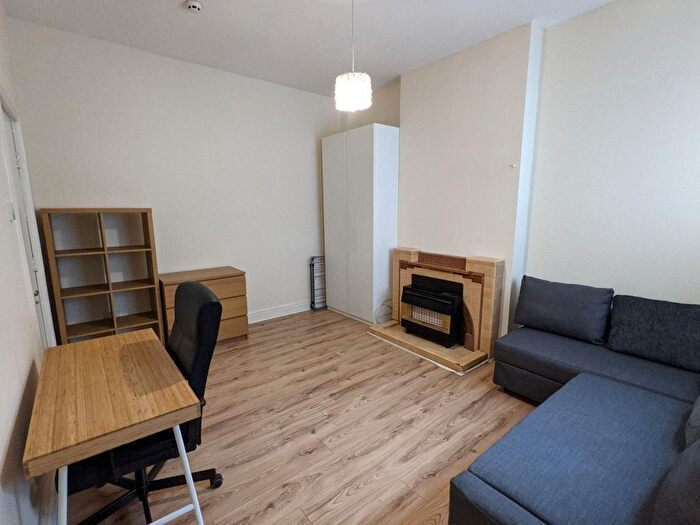 1 Bedroom Studio To Rent In City Road, Birmingham, B16